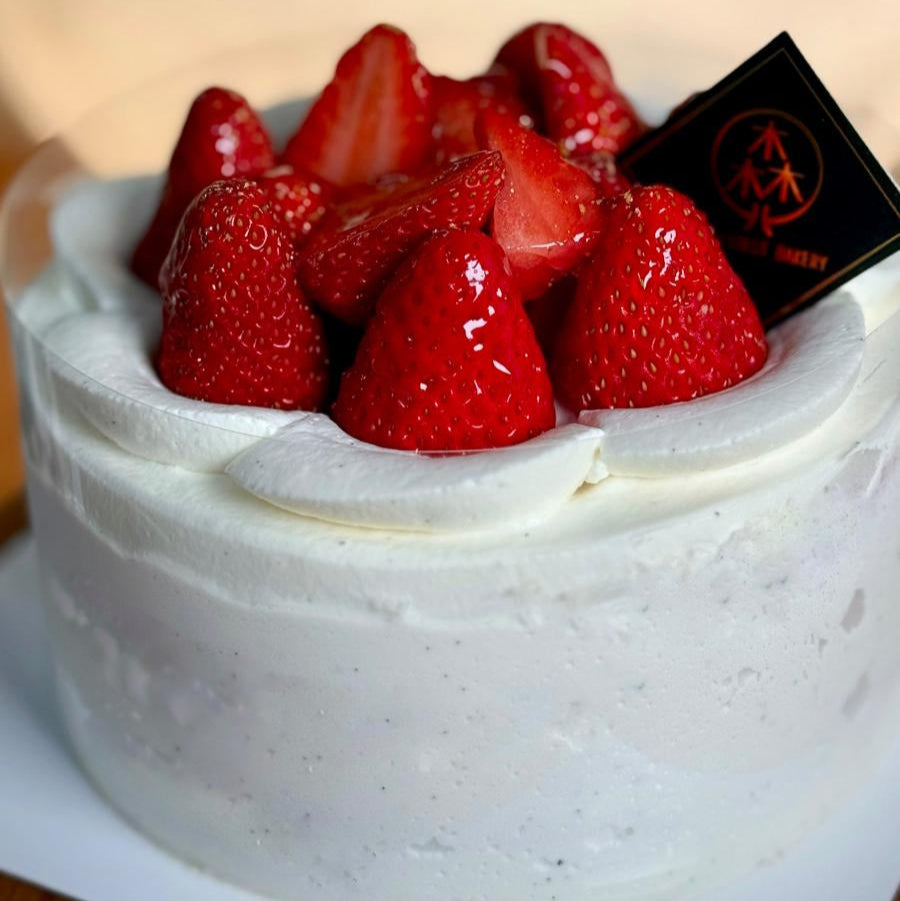 草莓雲呢拿忌廉蛋糕