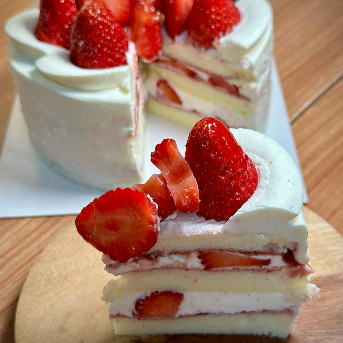 草莓雲呢拿忌廉蛋糕